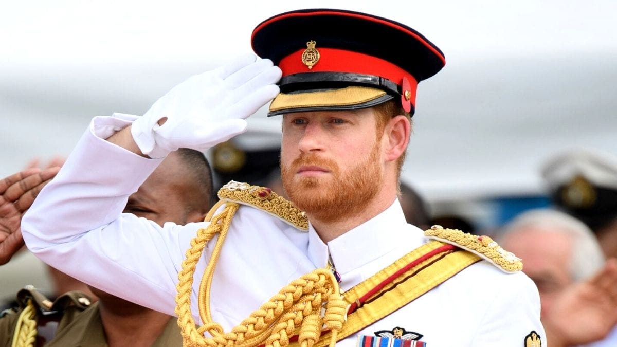 PUTERA HARRY BERHARAP GELARAN KETENTERAANNYA DIKEMBALIKAN