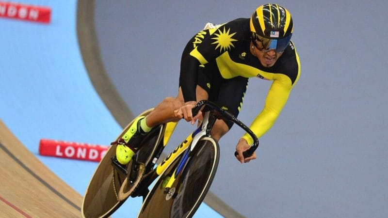AZIZULHASNI SEKALI LAGI BERGELAR JUARA