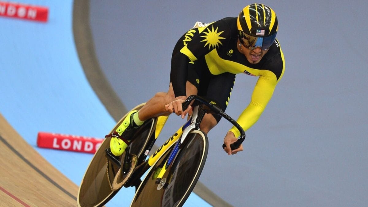 AZIZULHASNI SEKALI LAGI BERGELAR JUARA
