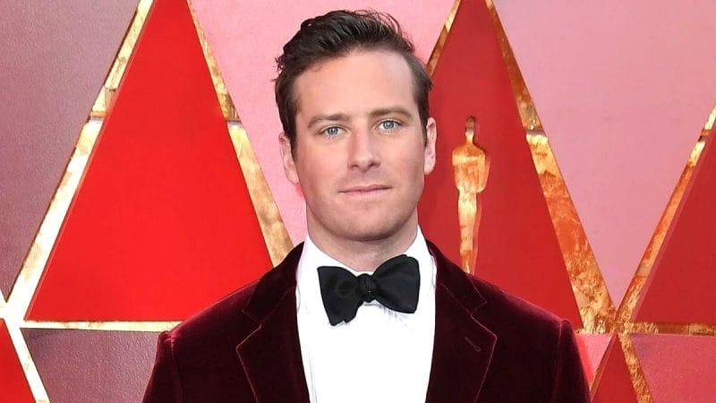 AKUI DIRI ‘KANIBAL’, ARMIE HAMMER MENDAFTAR KE PUSAT PEMULIHAN