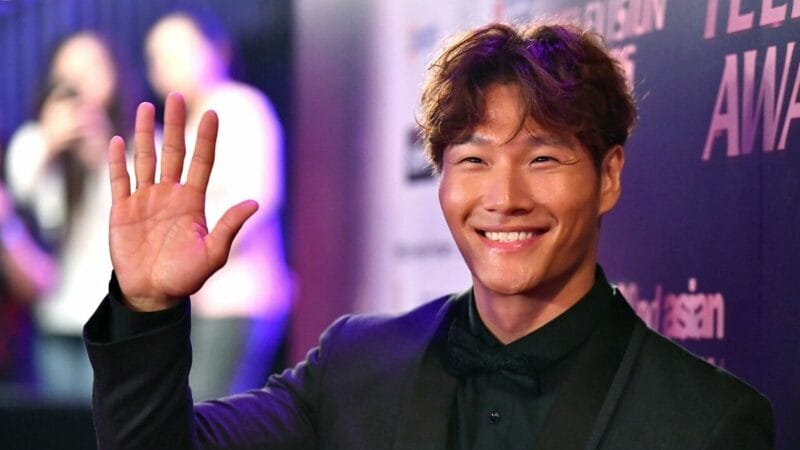 JANJI DITEPATI! KIM JONG KOOK SUMBANG SUKU JUTA UNTUK TUJUAN AMAL
