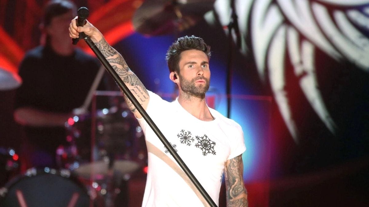 DITUDUH MENGHINA PEMINAT, ADAM LEVINE TAMPIL MEMBERI PENJELASAN