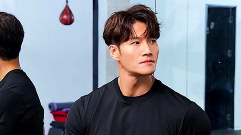 KIM JONG KOOK DEDAH KEBENARAN MENGENAI OTOT TUBUHNYA YANG SASA