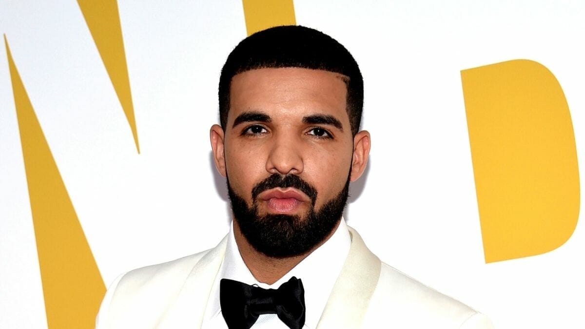 PERSENGKATAAN ANTARA DRAKE DAN GRAMMY BERTERUSAN