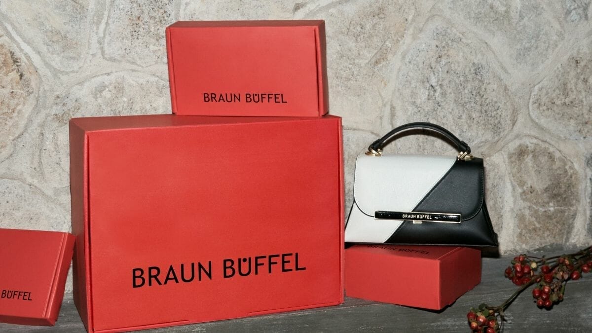 SOROT MUSIM PERAYAAN, BRAUN BÜFFEL LANCARKAN KEMPEN ‘HOLIDAY WORLD’