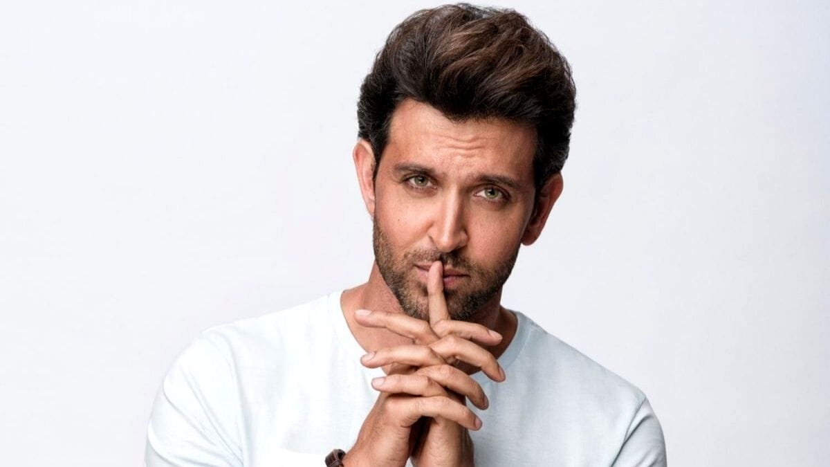 HRITHIK ROSHAN PILIH SABA AZAD