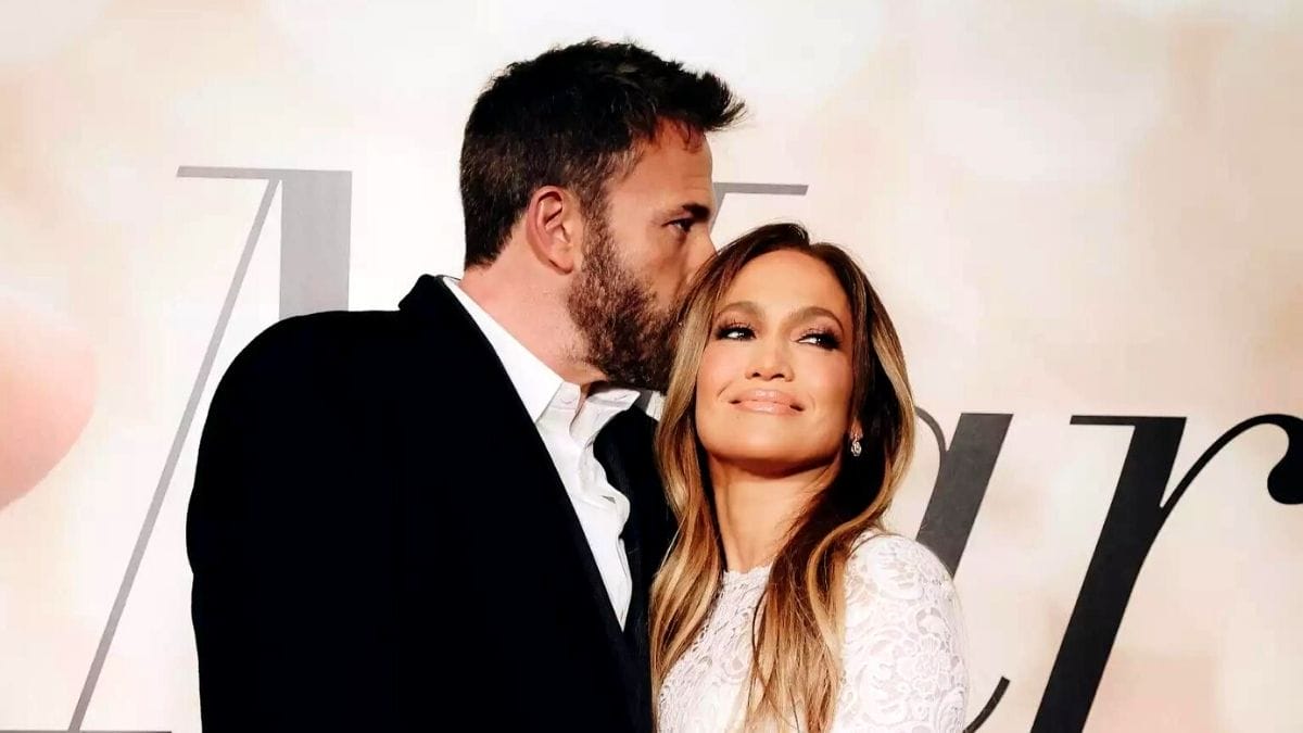 BEN AFFLECK & JENNIFER LOPEZ BAWA HUBUNGAN CINTA KE TAHAP SETERUSNYA