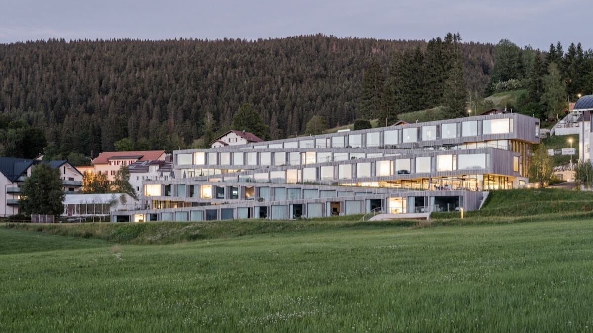 Perkenalan Perdana Hôtel des Horlogers 08