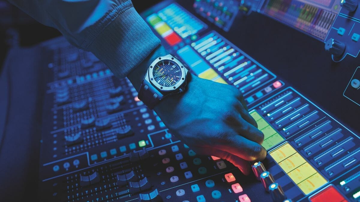 ROYAL OAK OFFSHORE MENGHARGAI NUANSA MUZIK DUNIA