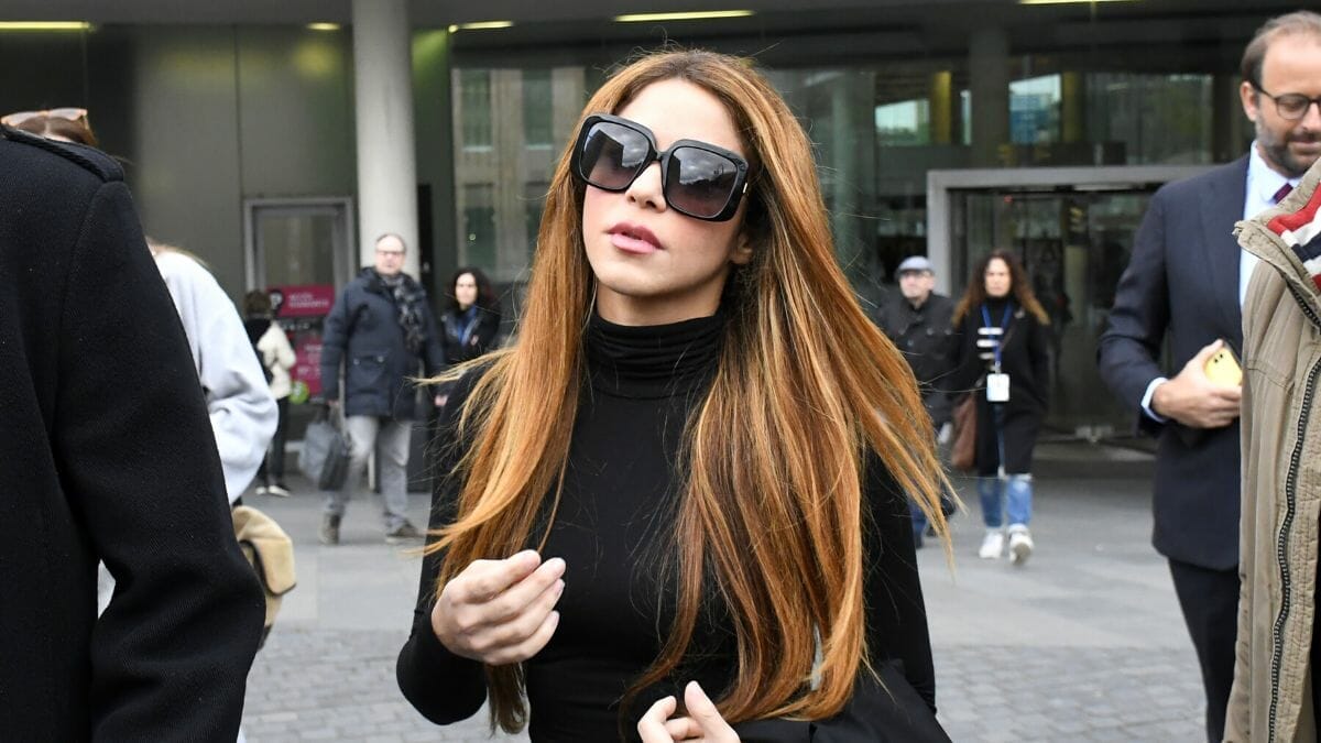 RESPONS CASIO & RENAULT TERHADAP LAGU ‘BALAS DENDAM’ SHAKIRA