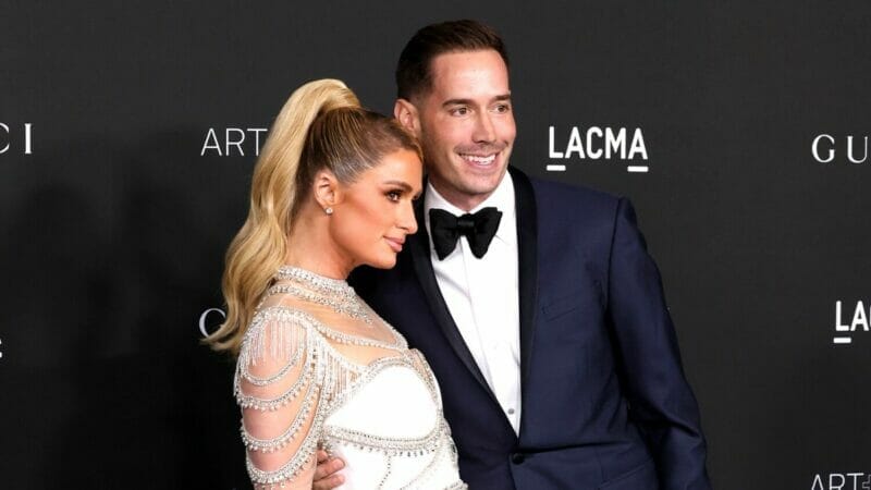 PARIS HILTON BERKONGSI FOTO & SIMBOLIK NAMA ANAK PERTAMA