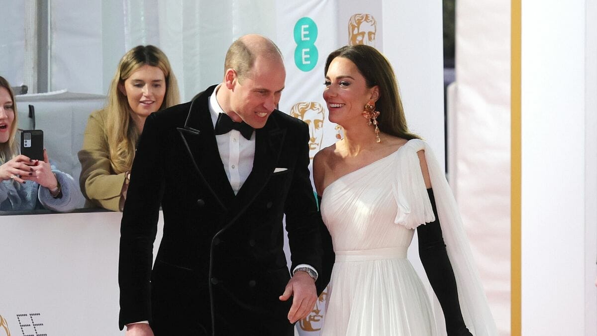 PATUNG LILIN PUTERA WILLIAM & KATE MIDDLETON DIANGGAP MENGERIKAN