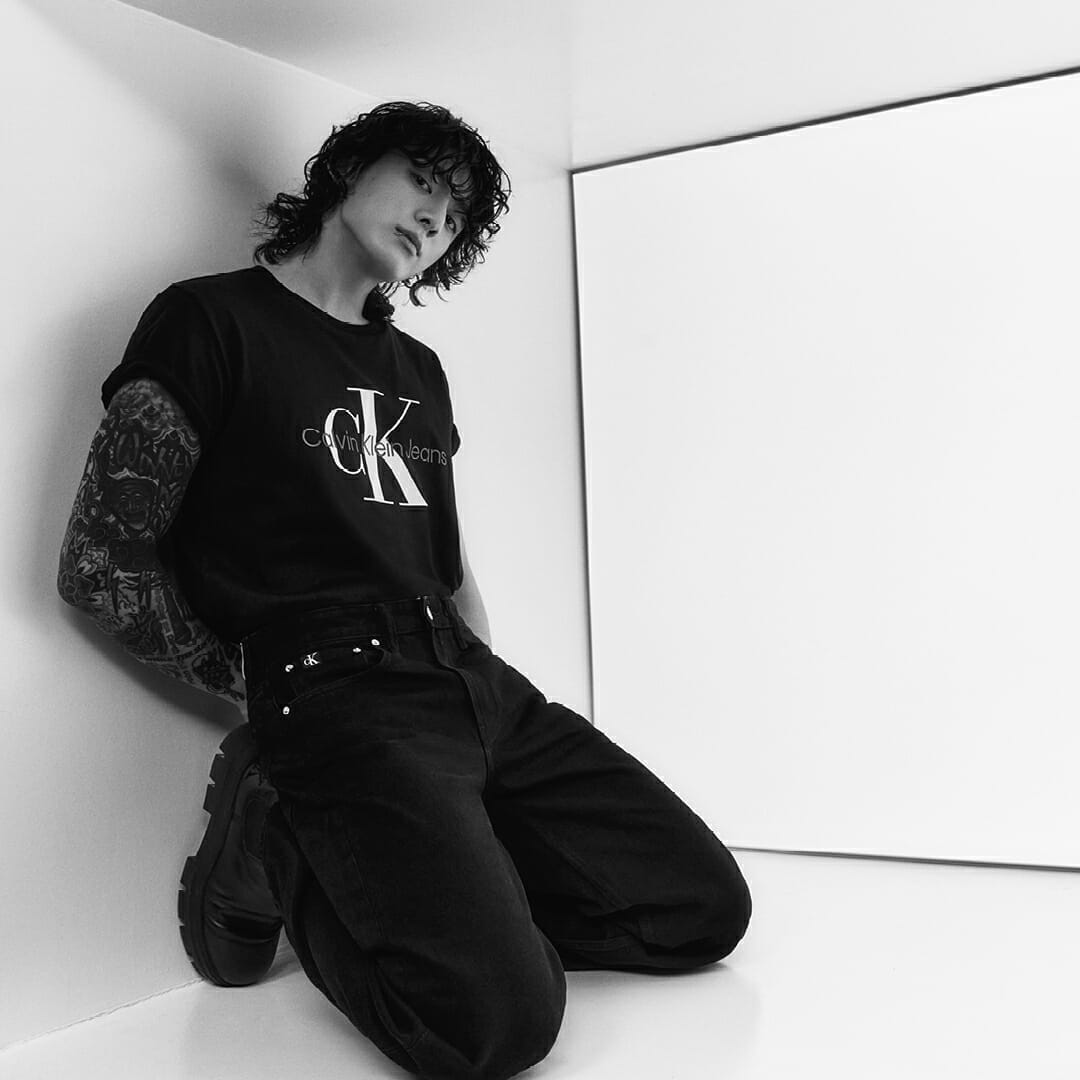 JUNG KOOK HANGATKAN KEMPEN CALVIN KLEIN