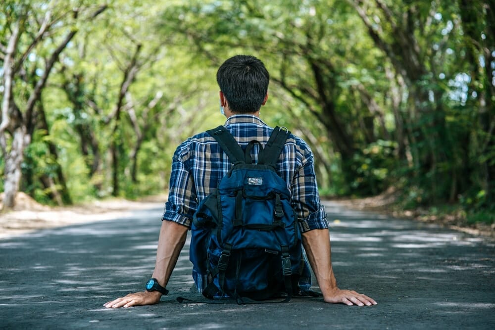 Kebanyakkan introvert gemar membaca buku, menonton televisyen ataupun bersiar-siar seorang diri. 