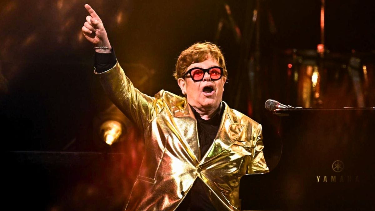 ELTON JOHN HILANG DAYA PENGLIHATAN AKIBAT JANGKITAN