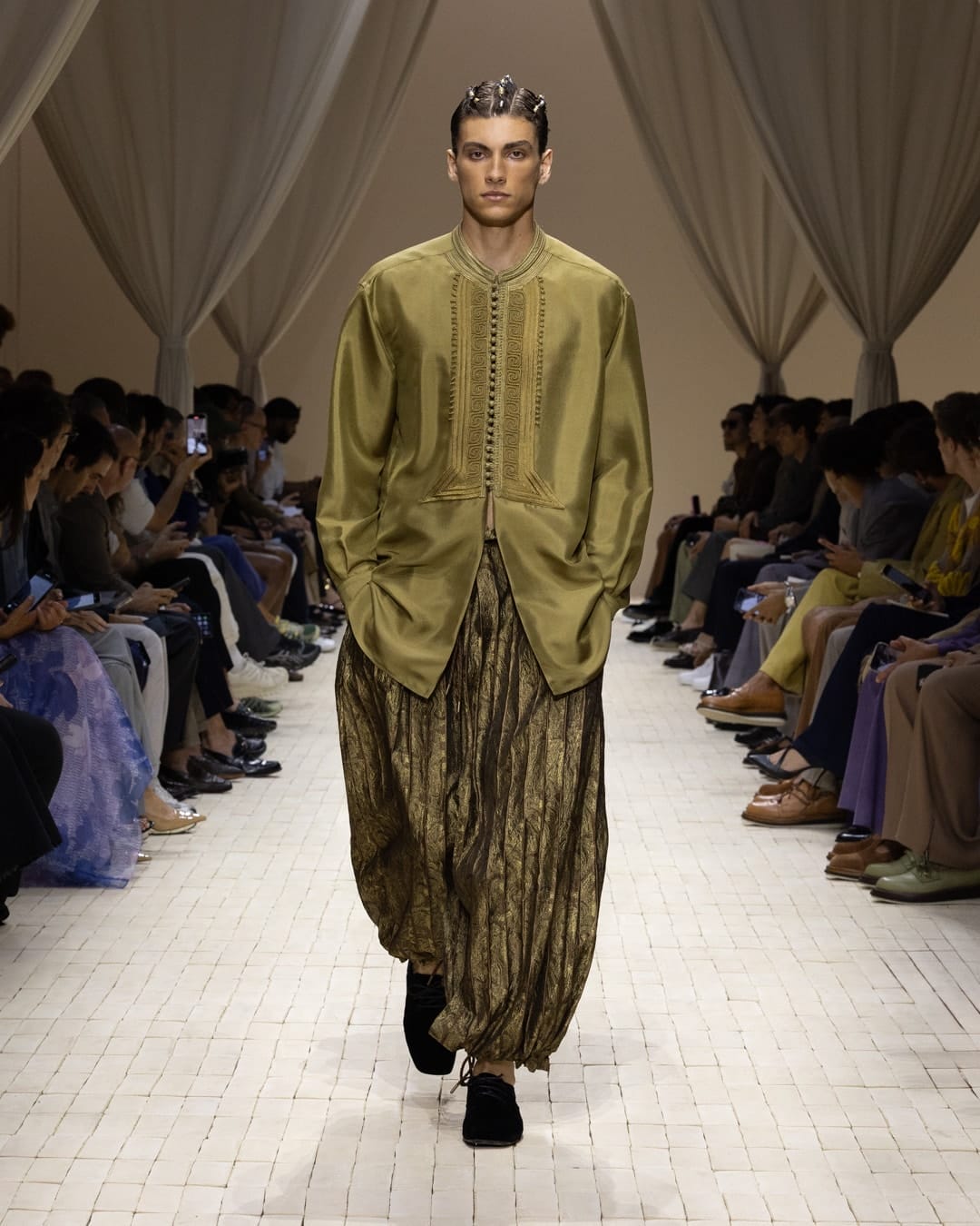 fesyen musim panas lelaki dari Emporio Armani