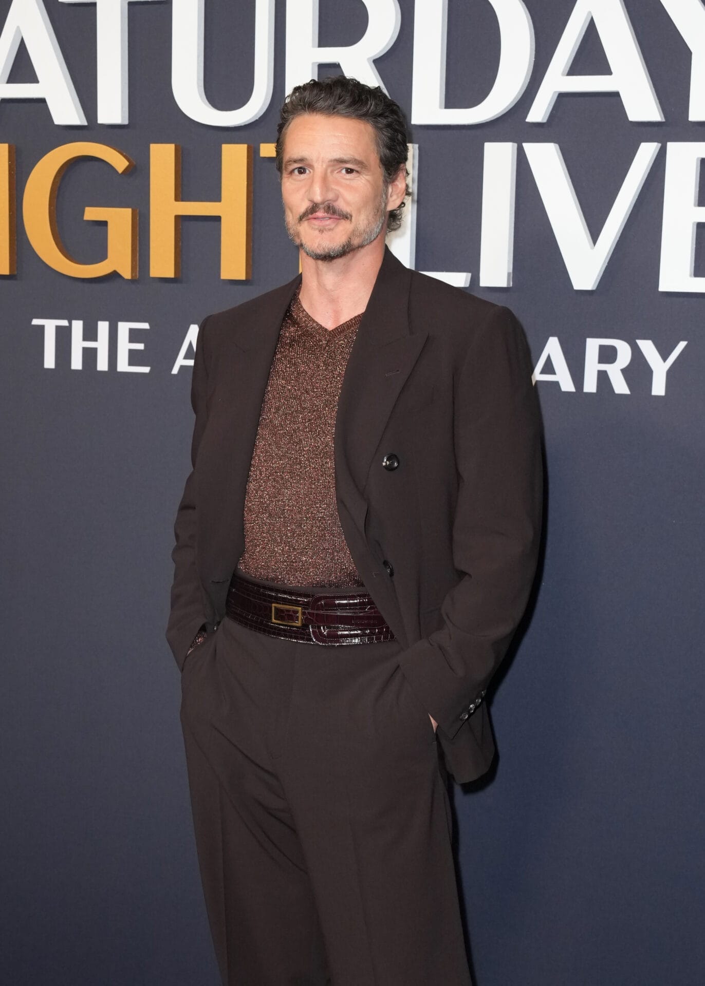 LIMA STAILPEDRO PASCAL PILIHAN GLAM LELAKI.